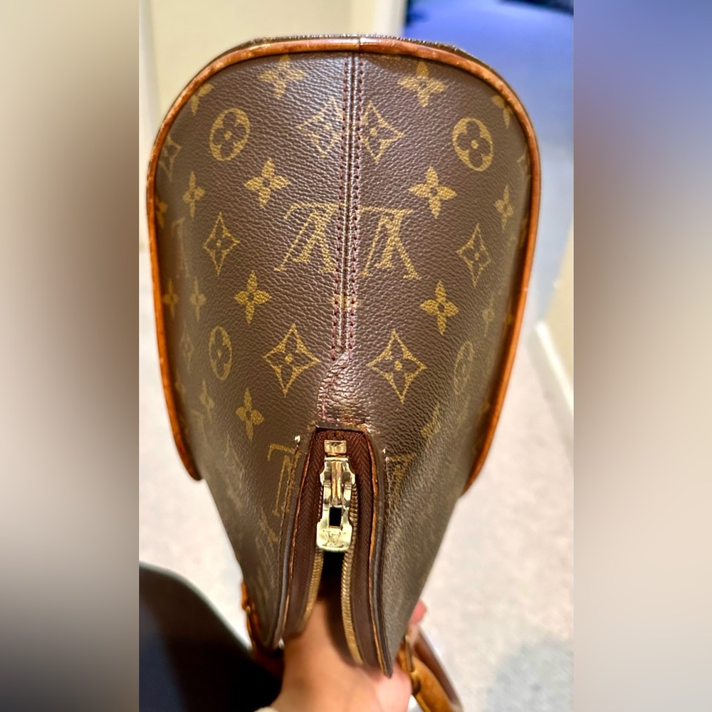 Louis Vuitton Monogram Ellipse PM Handbag - Picture 13 of 16